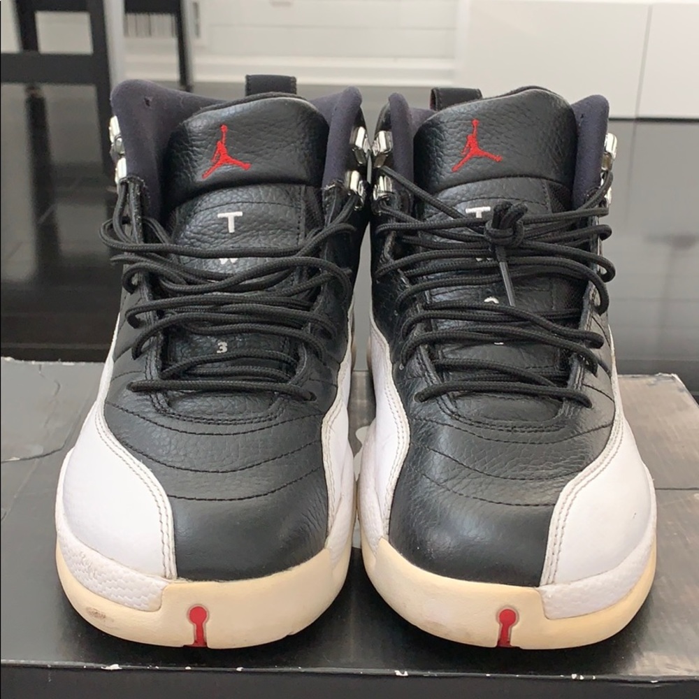 Air Jordan 12 Retro: Black/White